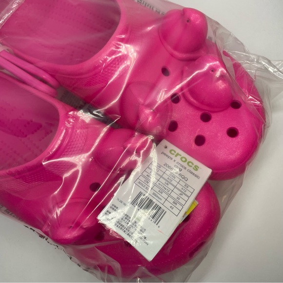 New Hype Peeps X Crocs Marshmallow Classic Clog Electric Pink Women's 12 Mens 10 - Picture 4 of 6